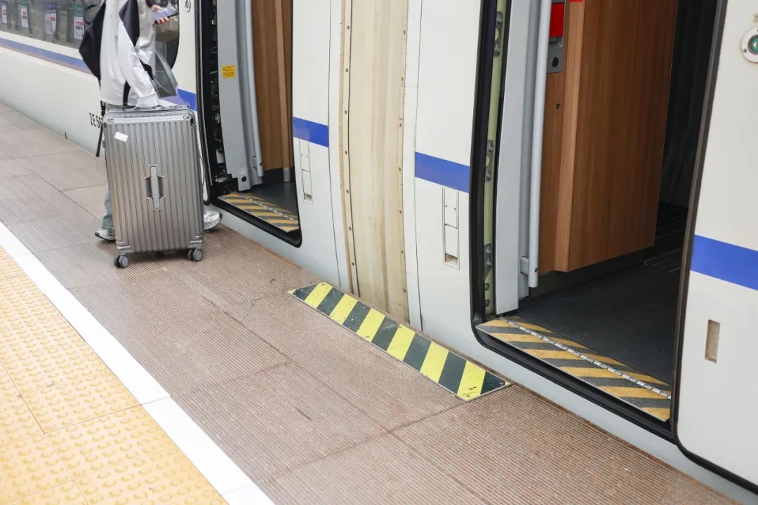 高鐵行李放置規(guī)范_乘車安全注意事項(xiàng)_出行提示