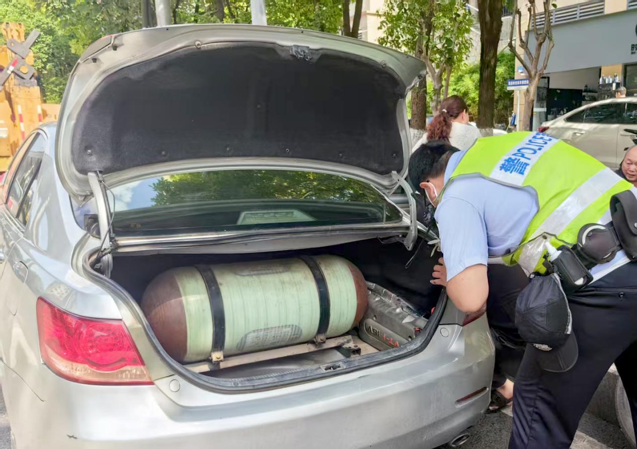 重慶高溫交通事故案例_夏季高溫交通安全提示_出行提示