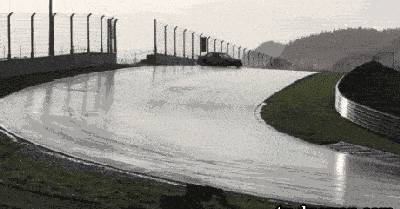雨天開(kāi)車注意事項(xiàng)_出行提示_雨天安全出行