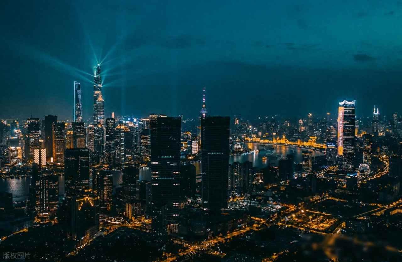 交警幫助老人繞行_上海限行外地車(chē)政策_(dá)限行