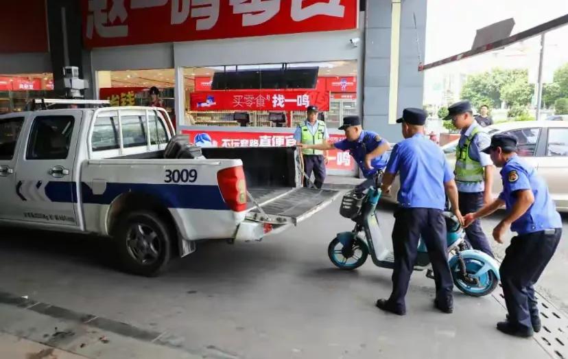 中老年出行替代方案_低速電動車禁行政策_(dá)禁行