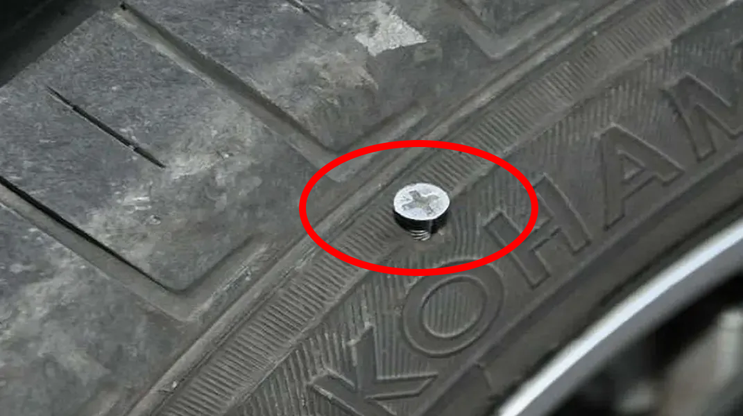 雪天行車安全注意事項(xiàng)_開(kāi)車前繞車一周_出行提示