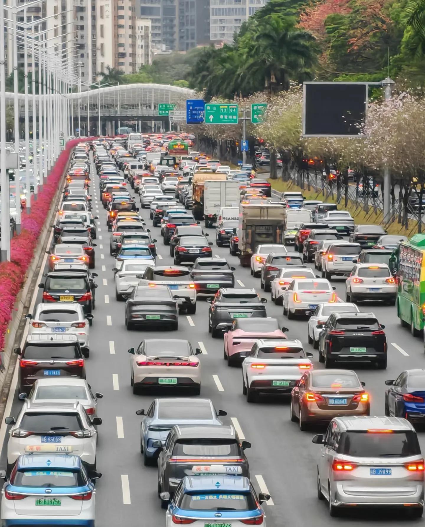 深圳外地車限行政策調(diào)整_限行_免限行申請(qǐng)次數(shù)翻倍