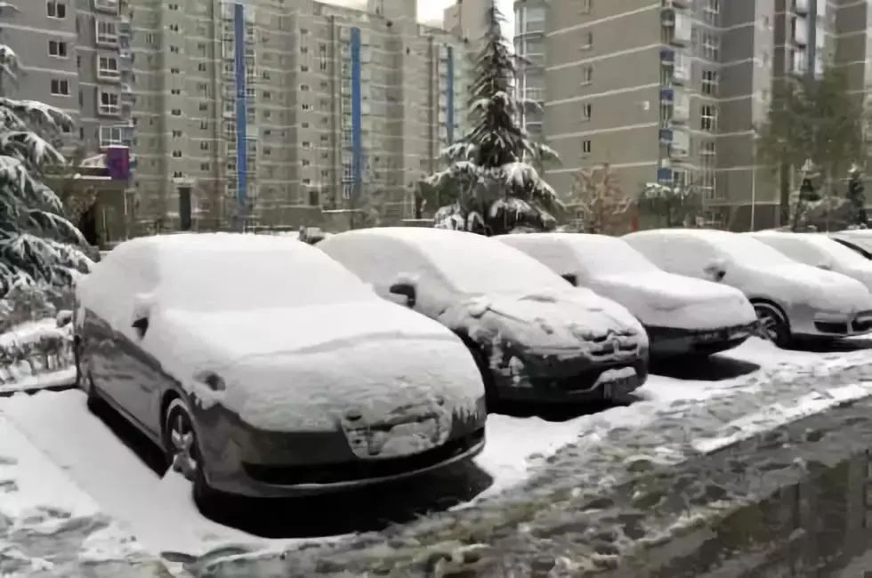 出行提示_降雪天氣開車注意事項(xiàng)_雪地胎使用方法