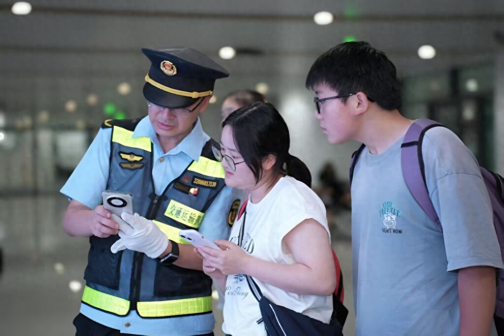 出行提示_網約車非法營運查處_重慶東站交通執(zhí)法