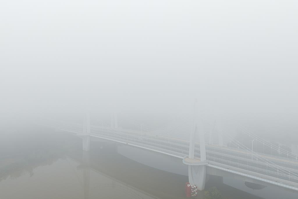 出行提示_雨雪天氣駕車(chē)安全指南_元旦返程高峰安全注意事項(xiàng)